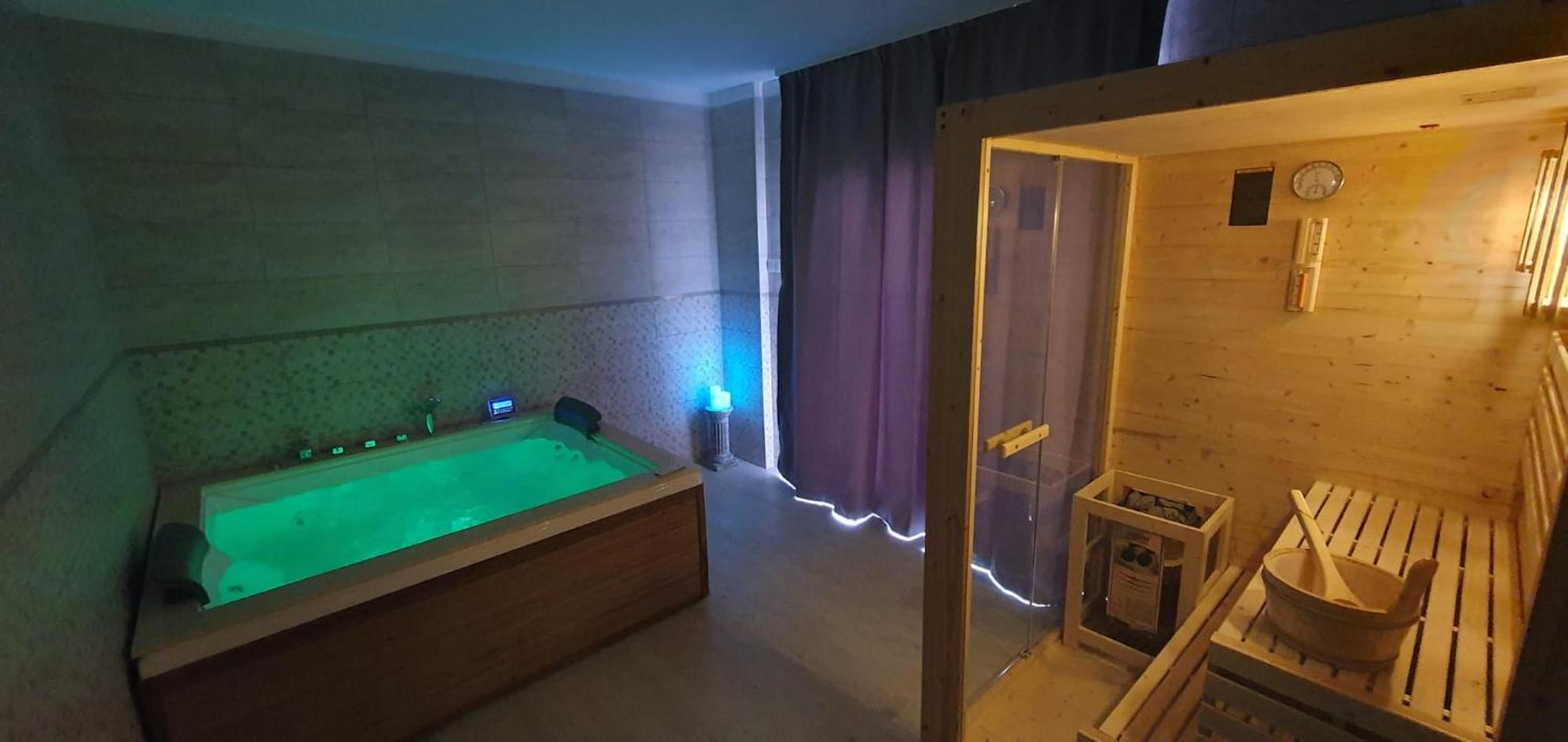 Cinque Stelle Hotel Apartments Kaloşvar Dış mekan fotoğraf
