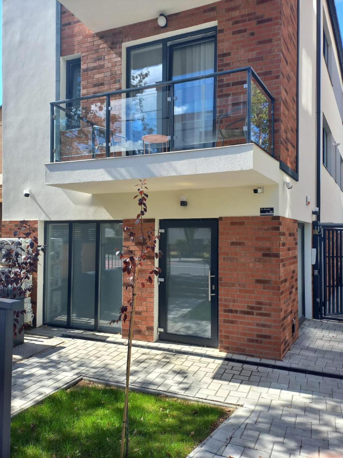 Cinque Stelle Hotel Apartments Kaloşvar Dış mekan fotoğraf