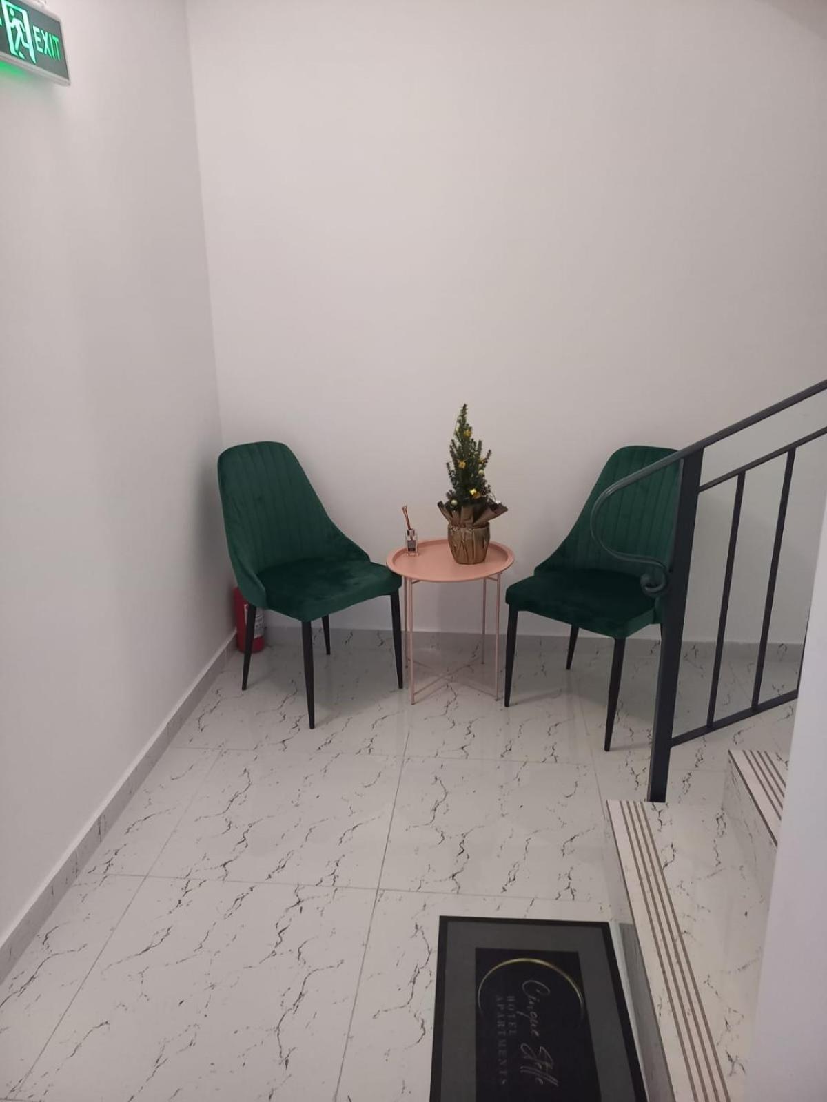 Cinque Stelle Hotel Apartments Kaloşvar Dış mekan fotoğraf